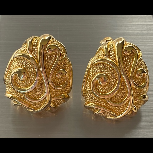 Barrera For Avon Designer Gold Tone Chunky Clip-on Earrings Vintage - Picture 7 of 16